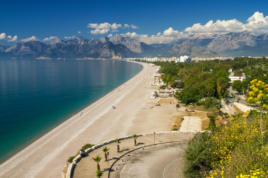 2025’te Antalya’da Emlak Yatırımı Yapmak Ne Kadar Mantıklı?